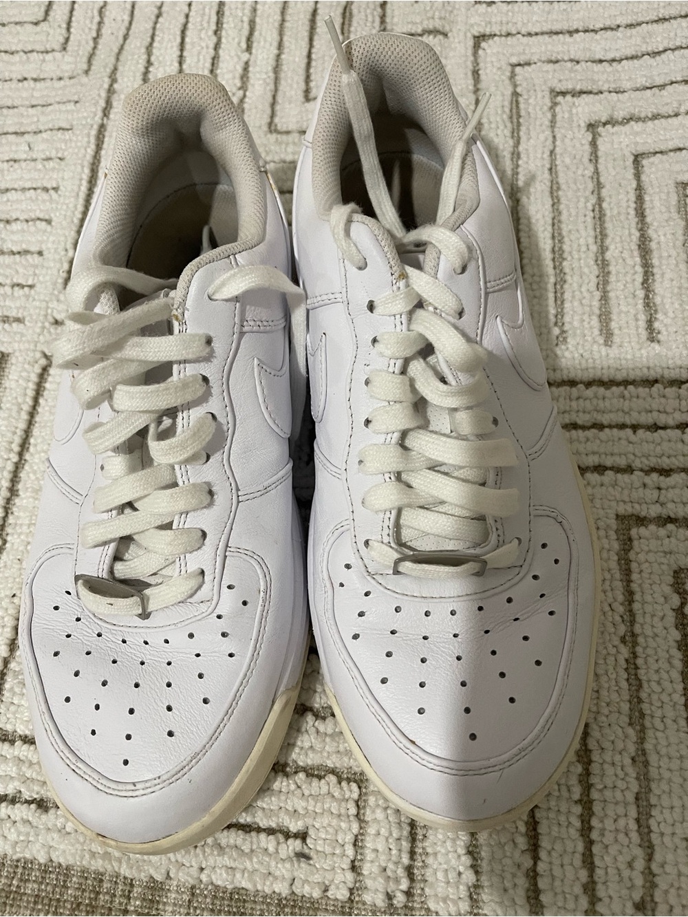 Nike Men's White Leather Low-Top Sneakers